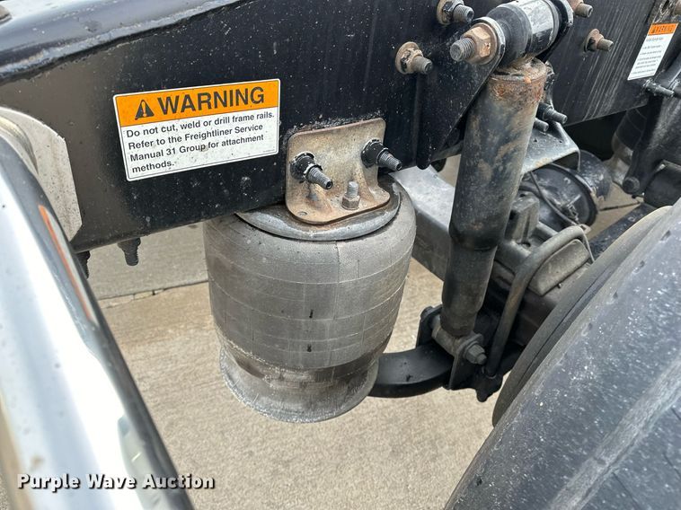 image for item DJ6232 2014 Freightliner  Cascadia Evolution semi truck