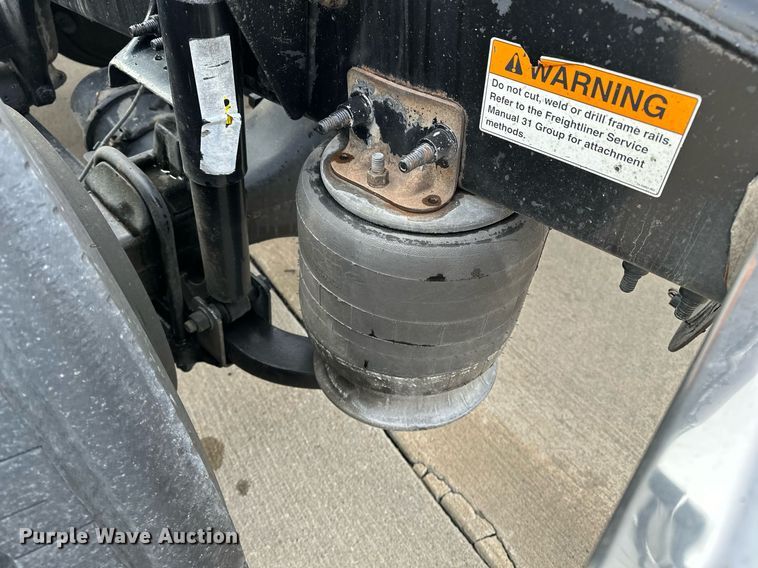 image for item DJ6232 2014 Freightliner  Cascadia Evolution semi truck