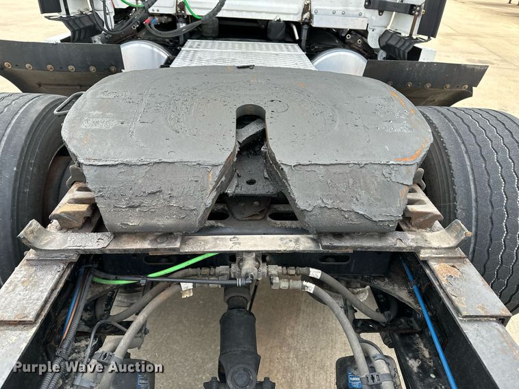 image for item DJ6232 2014 Freightliner  Cascadia Evolution semi truck