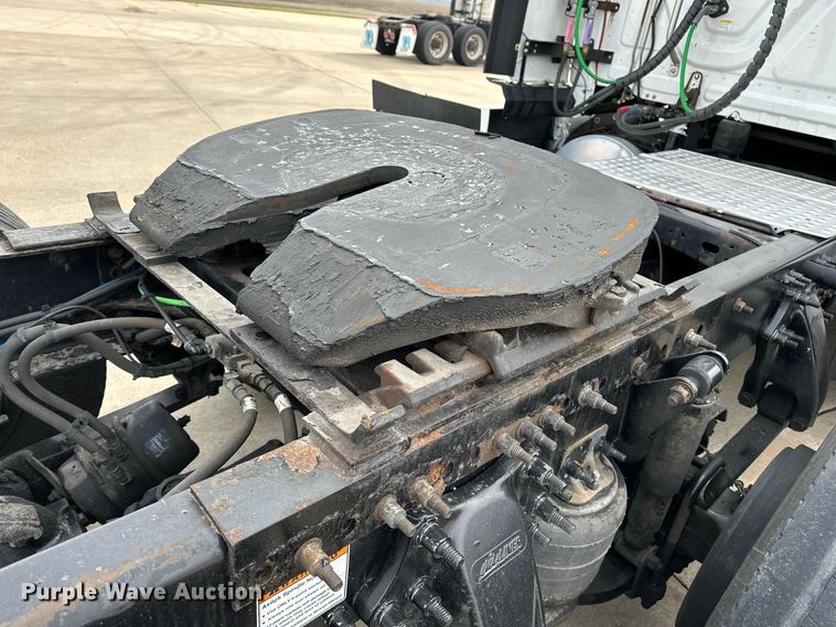 image for item DJ6232 2014 Freightliner  Cascadia Evolution semi truck