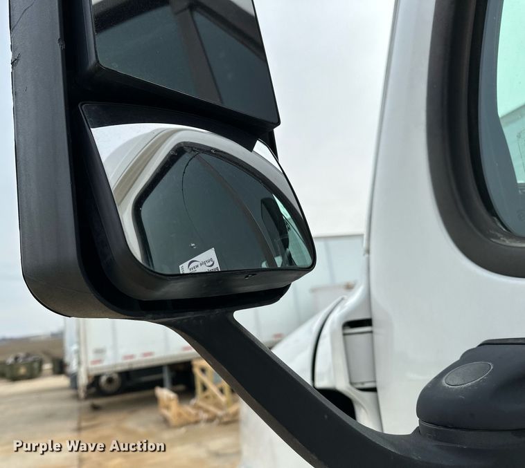 image for item DJ6232 2014 Freightliner  Cascadia Evolution semi truck