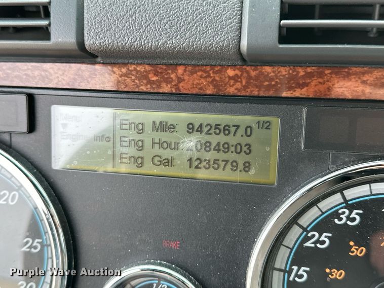 image for item DJ6232 2014 Freightliner  Cascadia Evolution semi truck