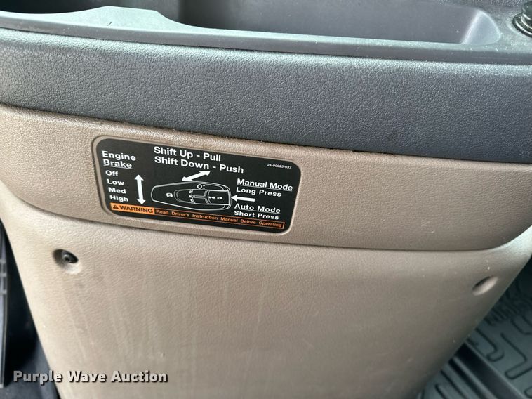 image for item DJ6232 2014 Freightliner  Cascadia Evolution semi truck