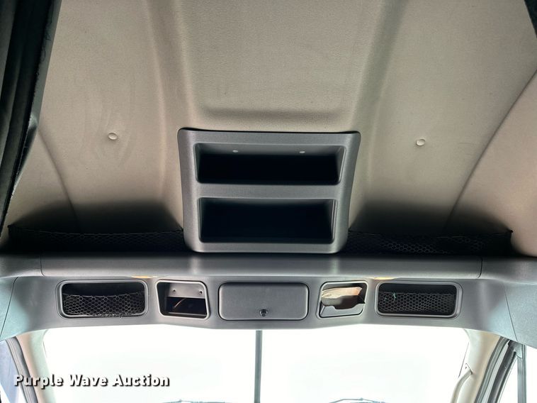 image for item DJ6232 2014 Freightliner  Cascadia Evolution semi truck