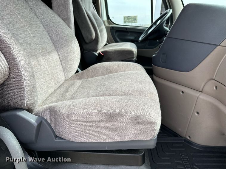 image for item DJ6232 2014 Freightliner  Cascadia Evolution semi truck