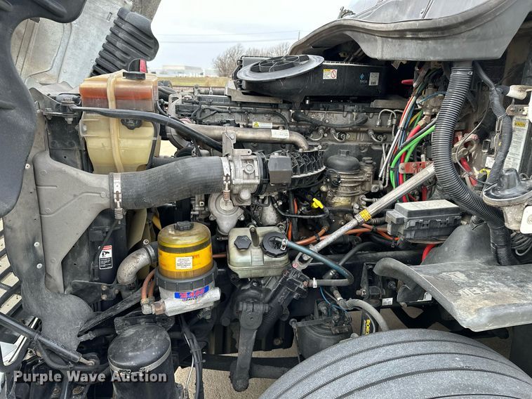 image for item DJ6232 2014 Freightliner  Cascadia Evolution semi truck