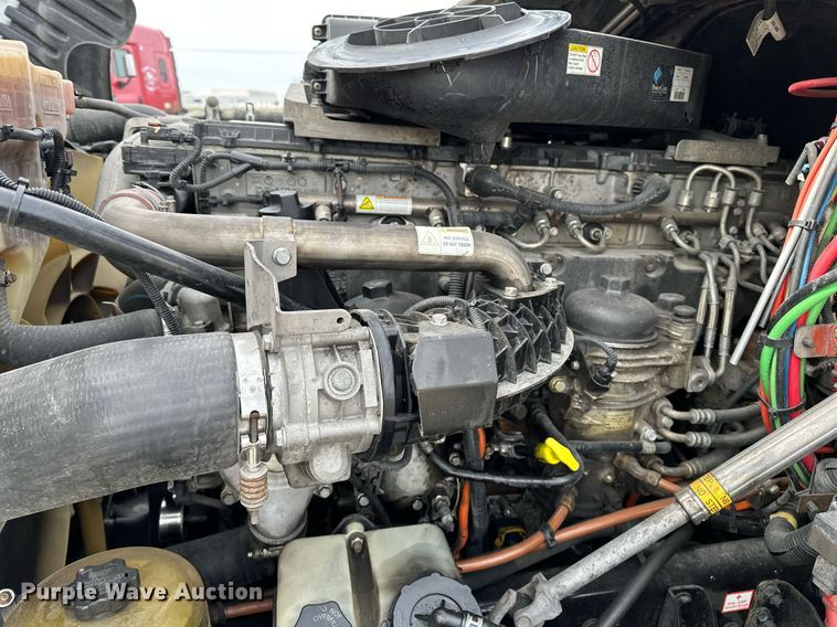 image for item DJ6232 2014 Freightliner  Cascadia Evolution semi truck