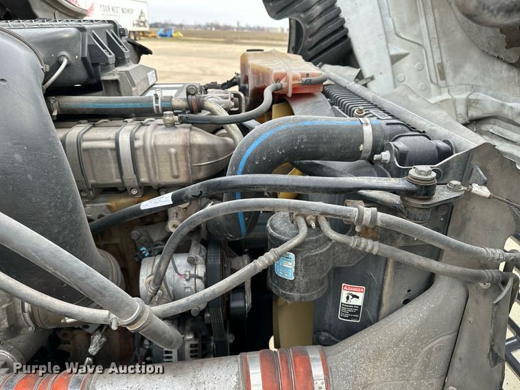 image for item DJ6232 2014 Freightliner  Cascadia Evolution semi truck