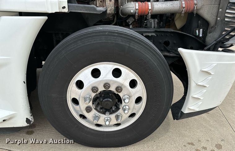 image for item DJ6232 2014 Freightliner  Cascadia Evolution semi truck