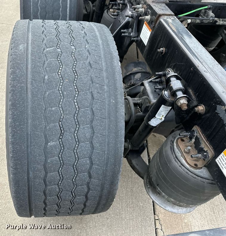 image for item DJ6232 2014 Freightliner  Cascadia Evolution semi truck