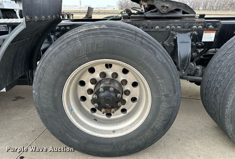 image for item DJ6232 2014 Freightliner  Cascadia Evolution semi truck