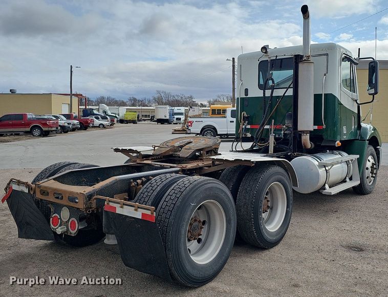 image for item DK0542 2007 Freightliner Columbia semi truck