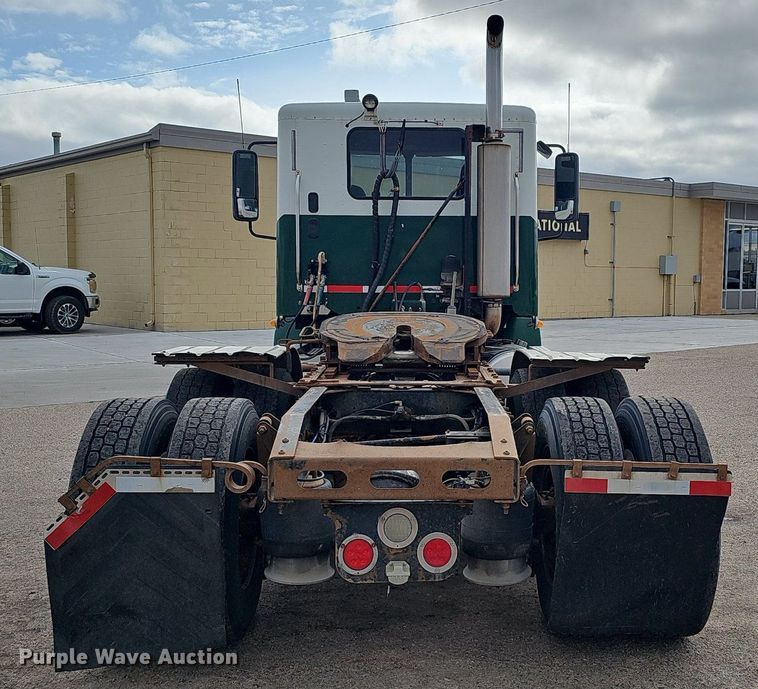 image for item DK0542 2007 Freightliner Columbia semi truck