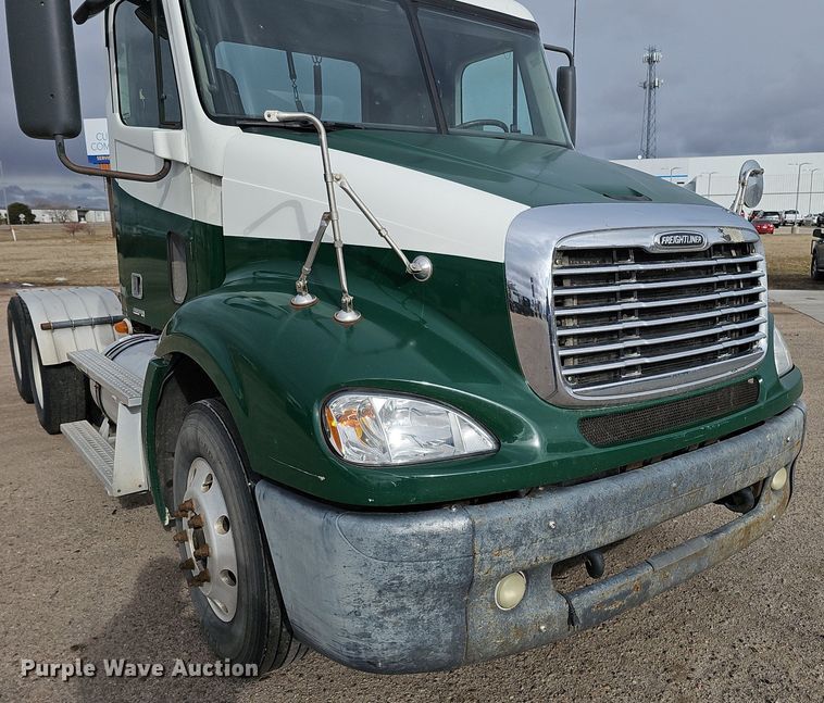 image for item DK0542 2007 Freightliner Columbia semi truck