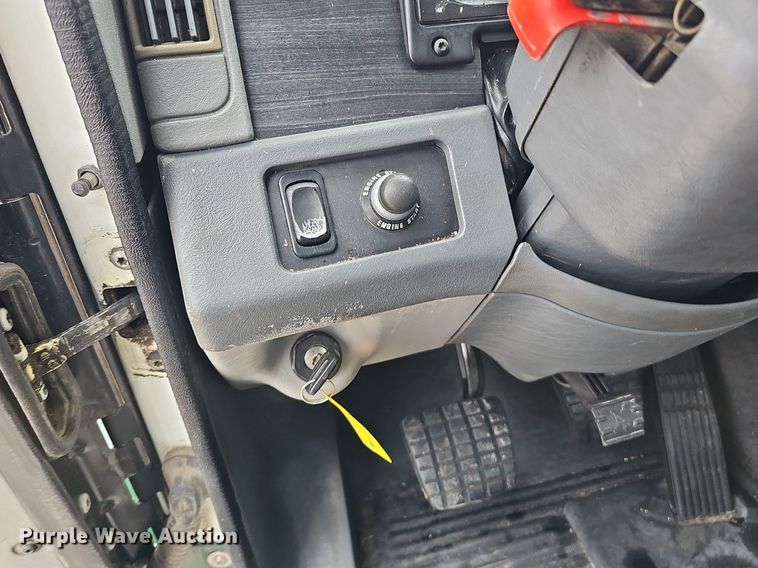 image for item DK0542 2007 Freightliner Columbia semi truck