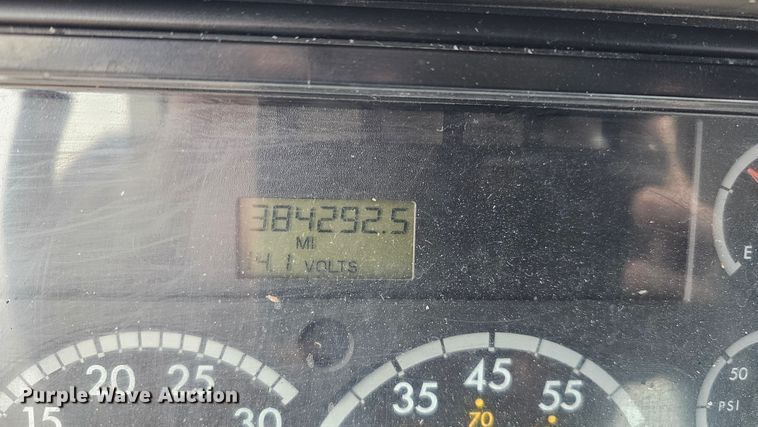 image for item DK0542 2007 Freightliner Columbia semi truck