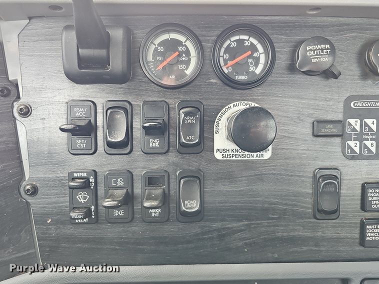 image for item DK0542 2007 Freightliner Columbia semi truck