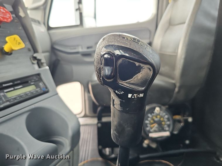 image for item DK0542 2007 Freightliner Columbia semi truck