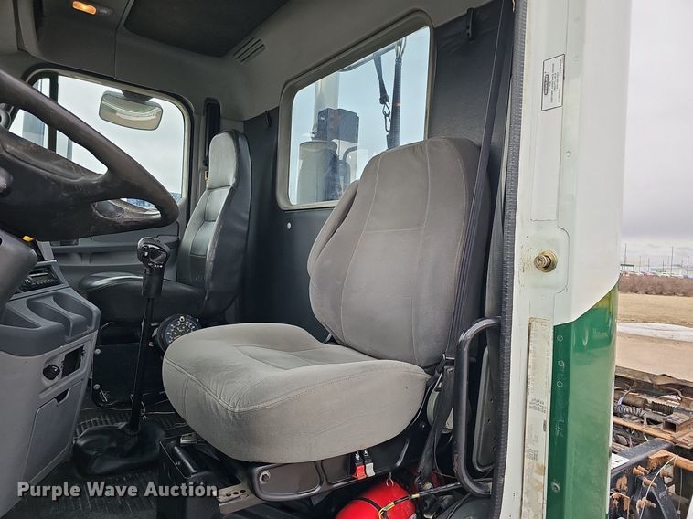 image for item DK0542 2007 Freightliner Columbia semi truck