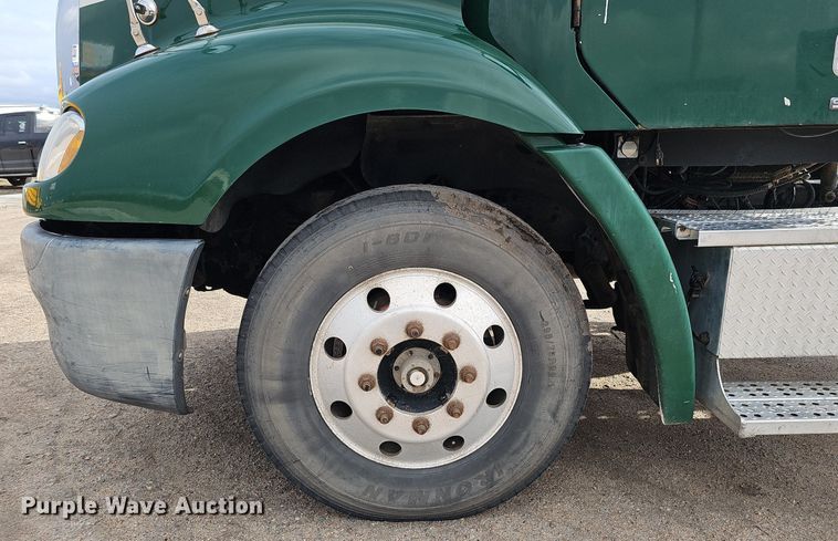 image for item DK0542 2007 Freightliner Columbia semi truck