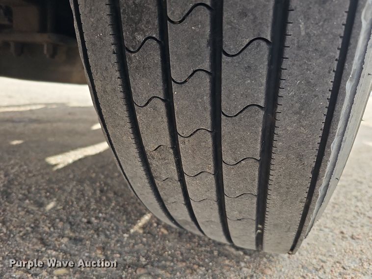 image for item DK0542 2007 Freightliner Columbia semi truck