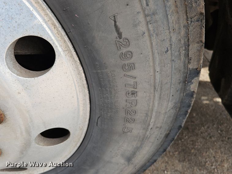 image for item DK0542 2007 Freightliner Columbia semi truck