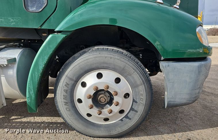 image for item DK0542 2007 Freightliner Columbia semi truck