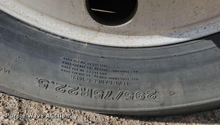 image for item DK0542 2007 Freightliner Columbia semi truck