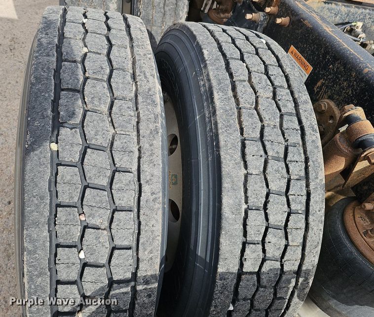 image for item DK0542 2007 Freightliner Columbia semi truck