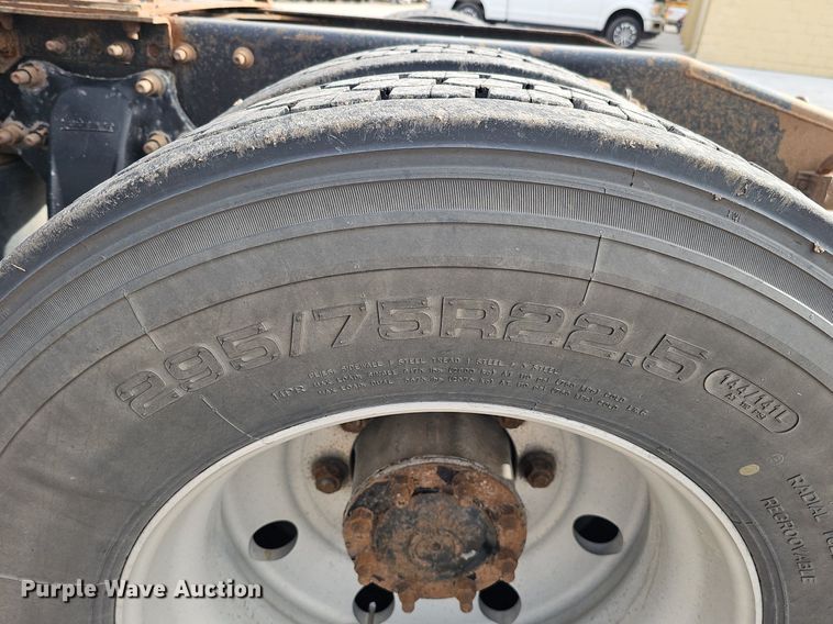 image for item DK0542 2007 Freightliner Columbia semi truck