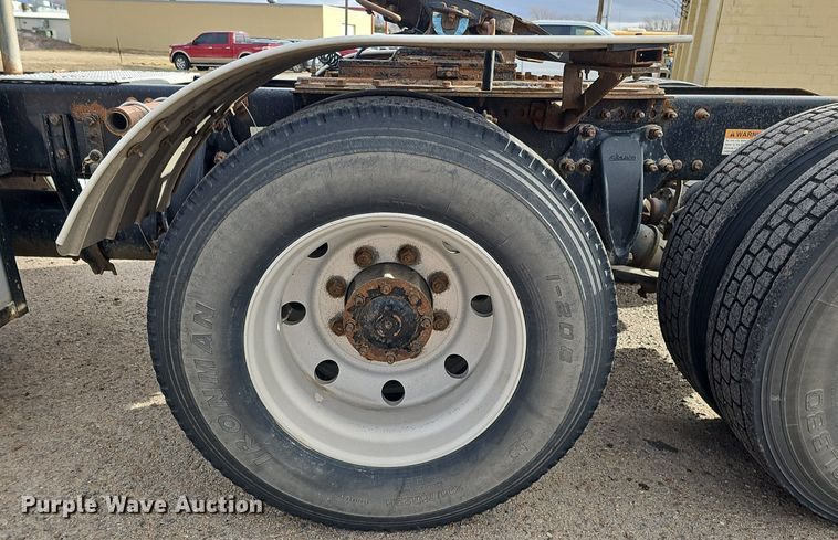 image for item DK0542 2007 Freightliner Columbia semi truck