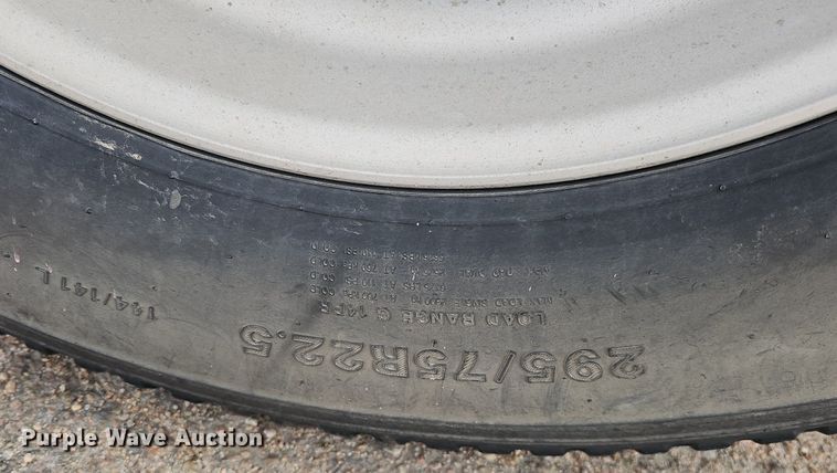 image for item DK0542 2007 Freightliner Columbia semi truck