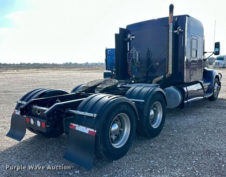 image for item DM2675 2015 Kenworth T660 semi truck