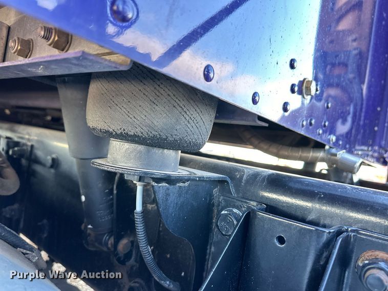 image for item DM2675 2015 Kenworth T660 semi truck