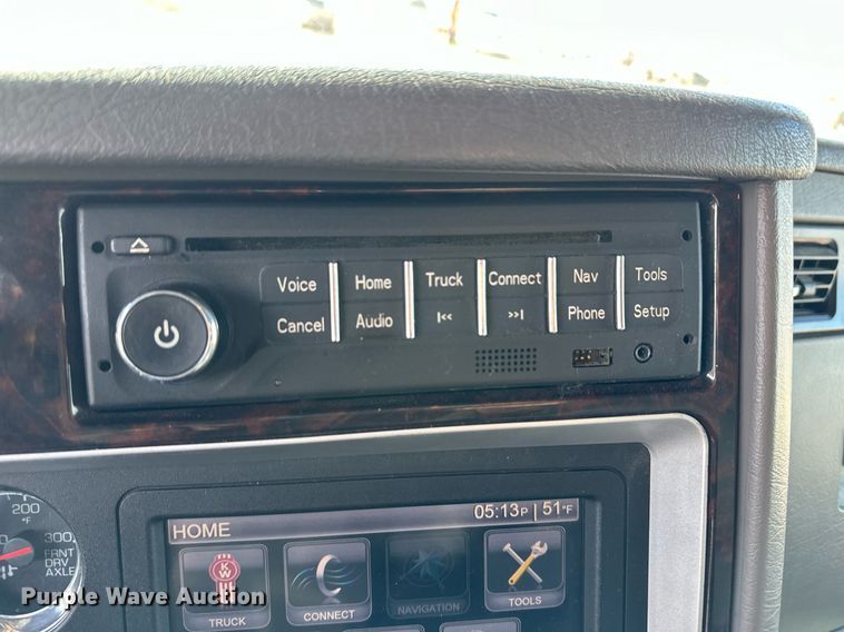 image for item DM2675 2015 Kenworth T660 semi truck