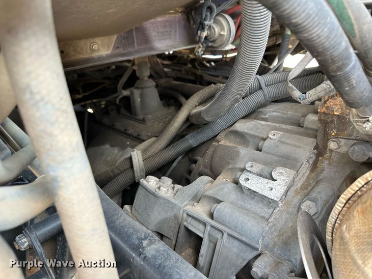 image for item DM2675 2015 Kenworth T660 semi truck