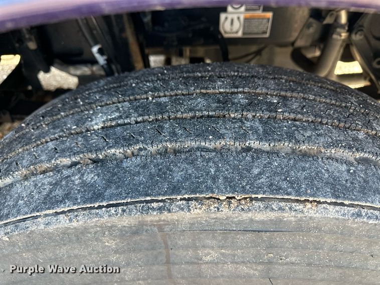 image for item DM2675 2015 Kenworth T660 semi truck