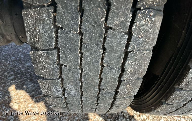 image for item DM2675 2015 Kenworth T660 semi truck