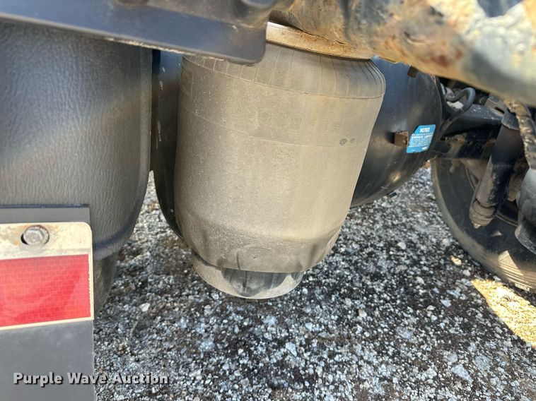 image for item DM2676 2017 Kenworth  T680 semi truck