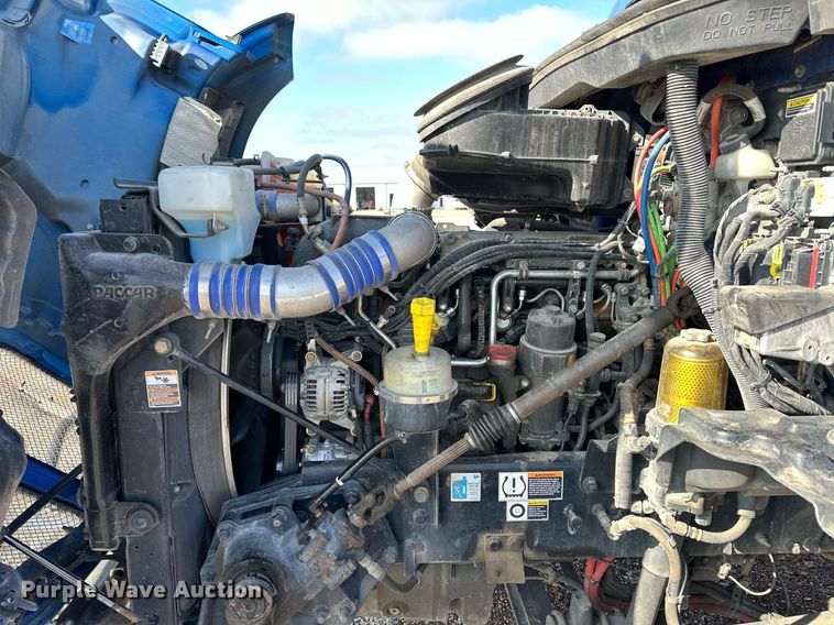 image for item DM2676 2017 Kenworth  T680 semi truck