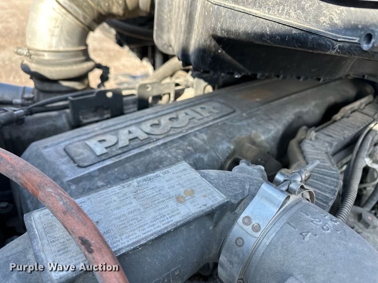 image for item DM2676 2017 Kenworth  T680 semi truck