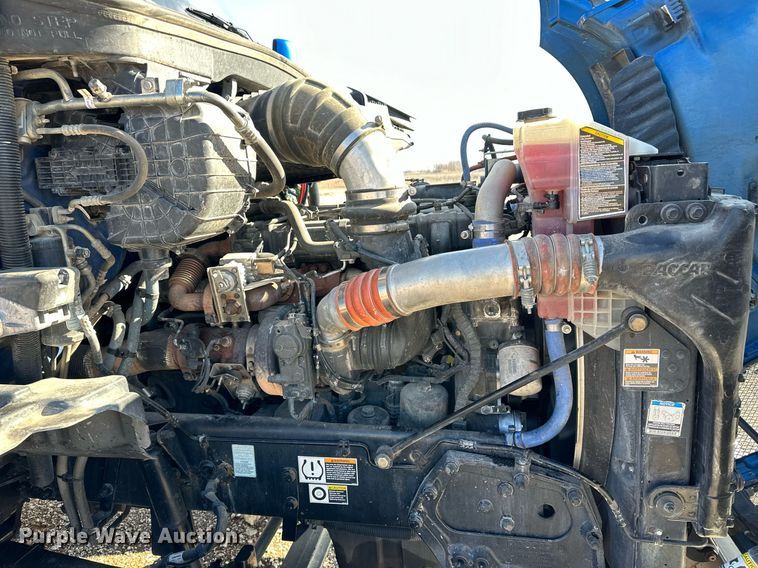 image for item DM2676 2017 Kenworth  T680 semi truck