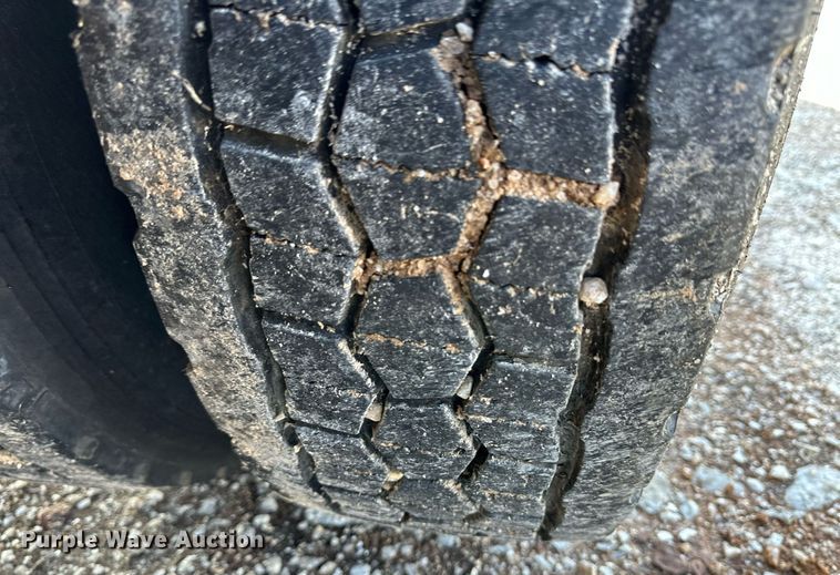 image for item DM2676 2017 Kenworth  T680 semi truck