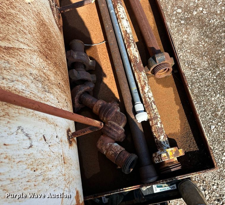 image for item DM2677 1986 International  2375 tank truck