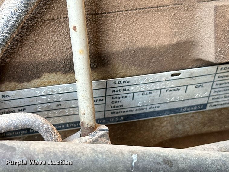 image for item DM2677 1986 International  2375 tank truck