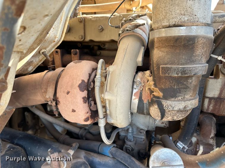 image for item DM2677 1986 International  2375 tank truck