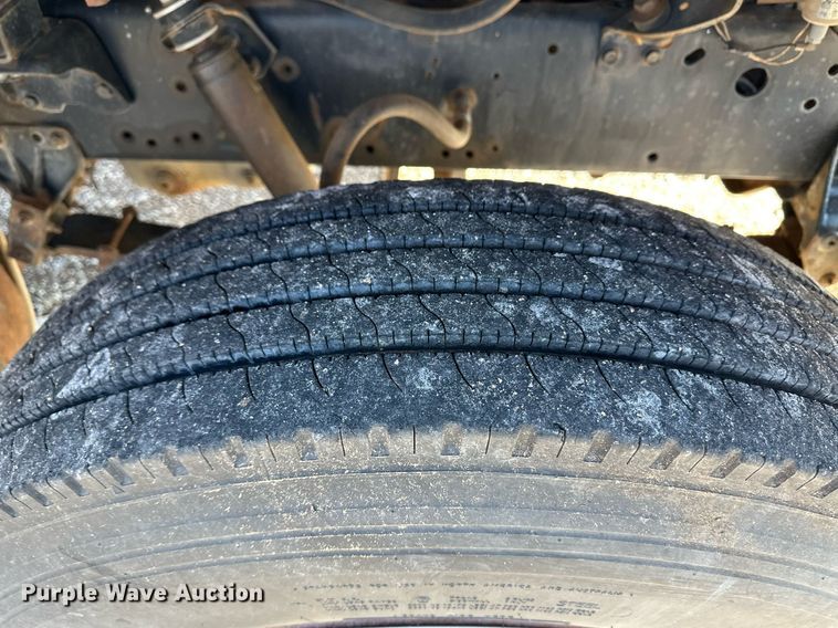 image for item DM2677 1986 International  2375 tank truck