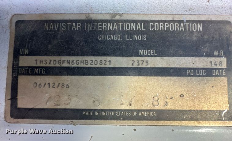 image for item DM2677 1986 International  2375 tank truck