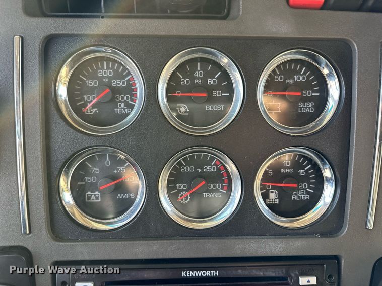 image for item DM2678 2015 Kenworth  T680 semi truck