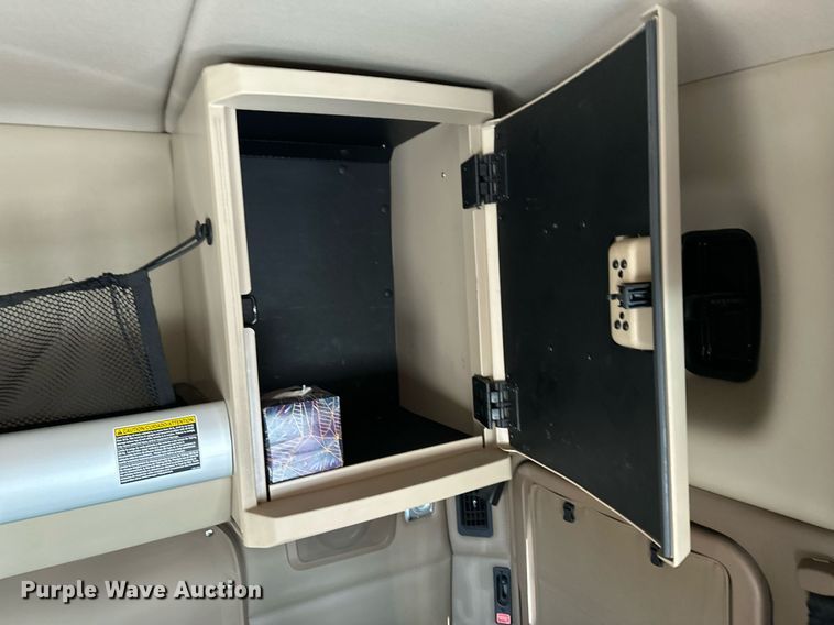 image for item DM2678 2015 Kenworth  T680 semi truck